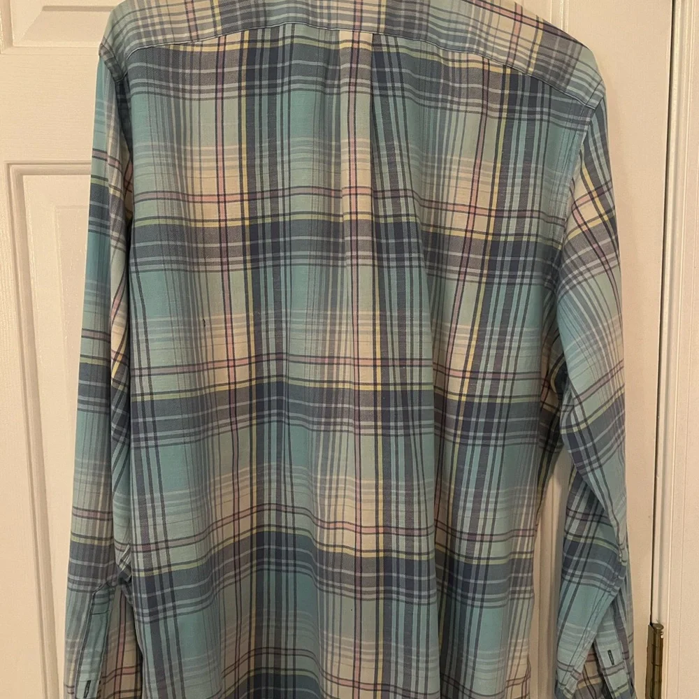 Vineyard vines men’s  Blue Plaid Shirt - Picture 5 of 5